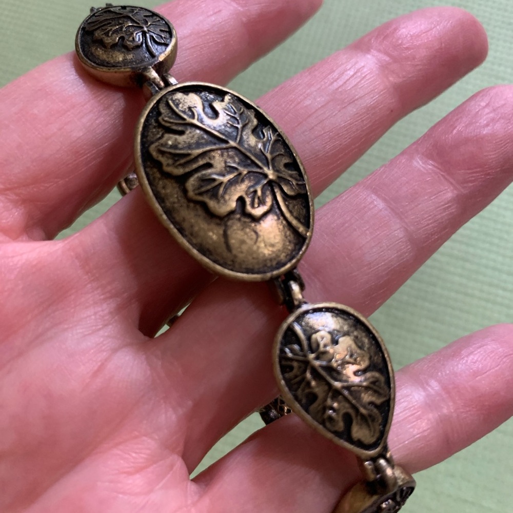 Fall Motif Antique Gold Bracelet